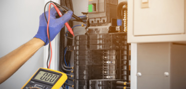 Curso de reciclagem de segurança em instalações e serviços com eletricidade